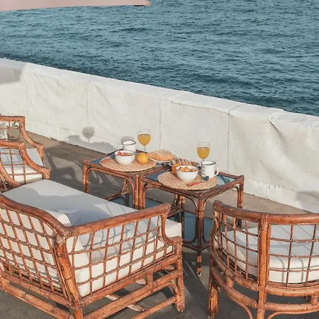 Beach Apartment *