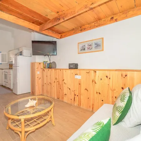 בית נופש Beach Apartment *